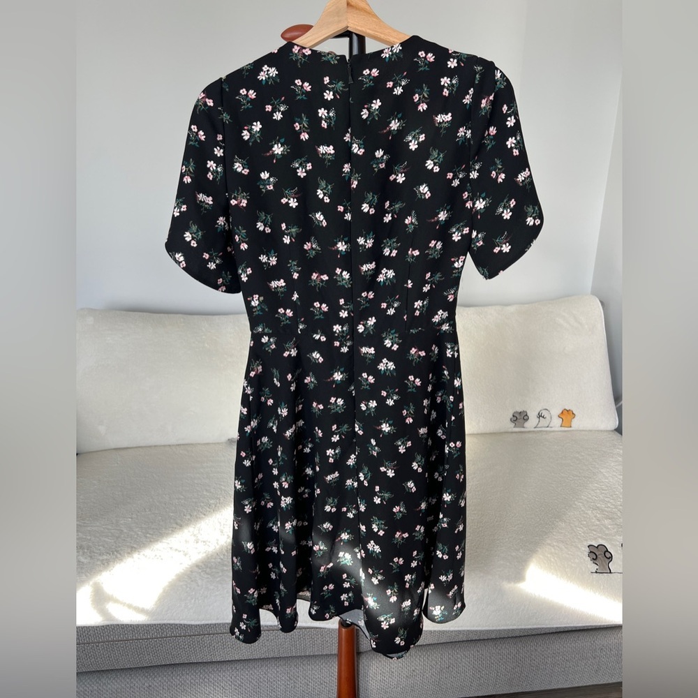 Kate Spade Black Floral Short Sleeve Dress - Size 4 - Picture 3 of 4